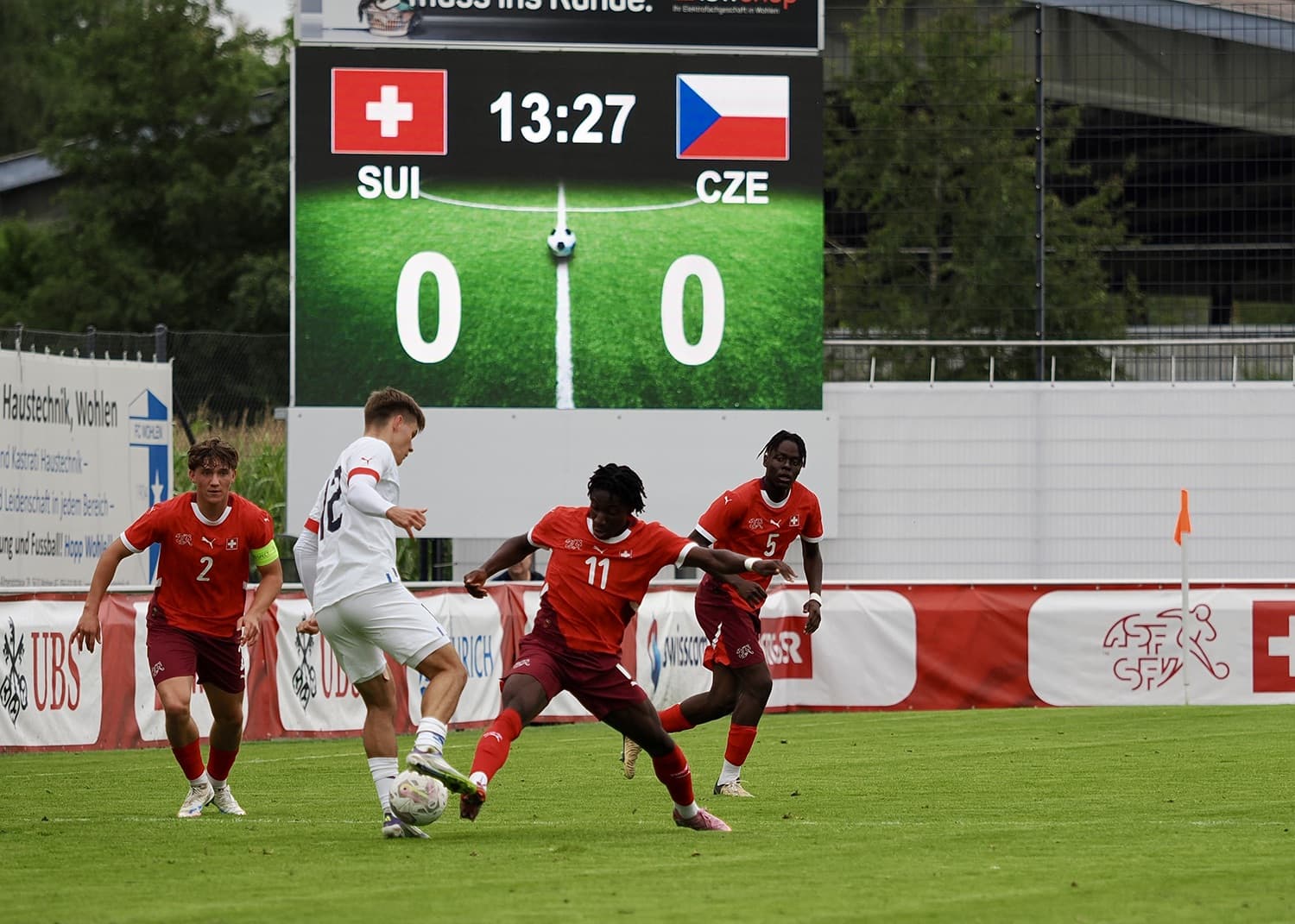LemonScore Scoreboard auf LED-Anzeige im Stadion – Schweiz gegen Tschechien